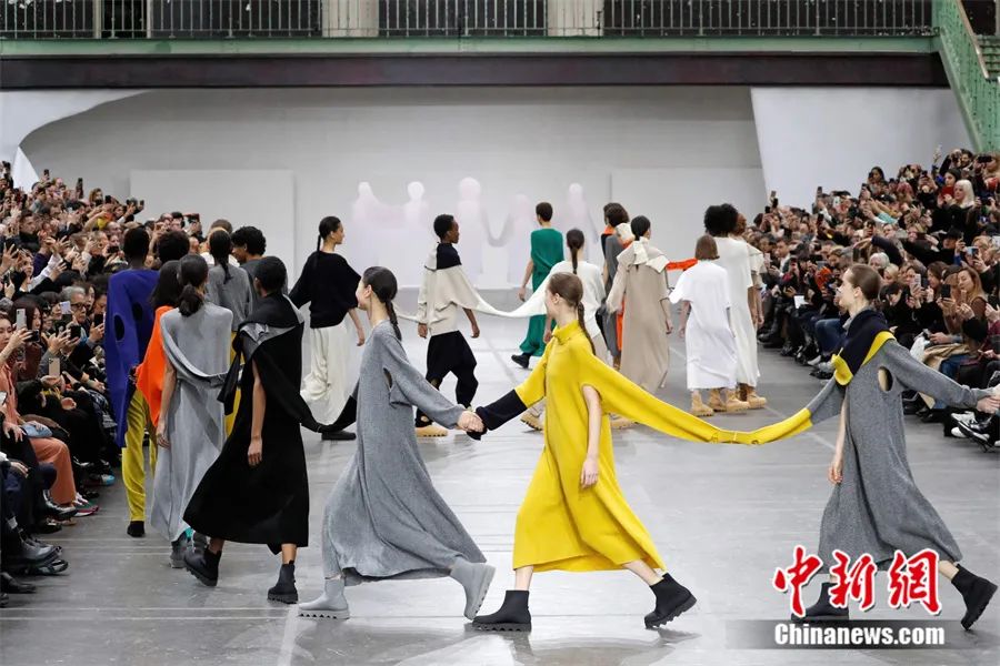东西问·人物 | 三宅一生：当东方审美闯入西方时尚
