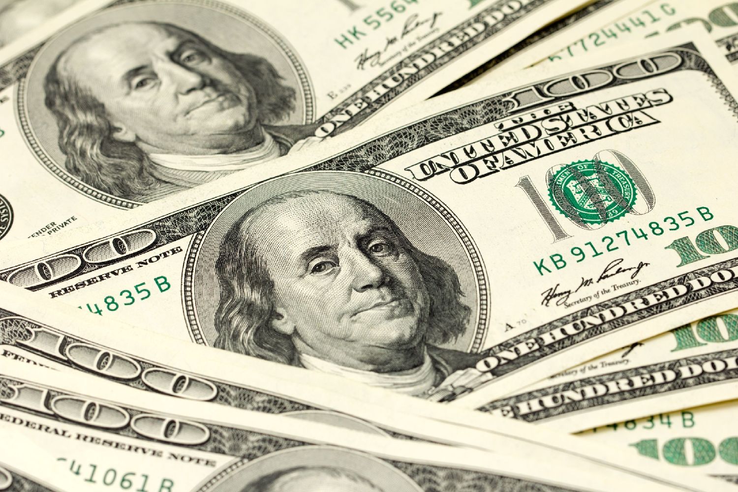 美媒：美最高金融监管机构面临停转，意味着没人监督18万亿美元消费者债务