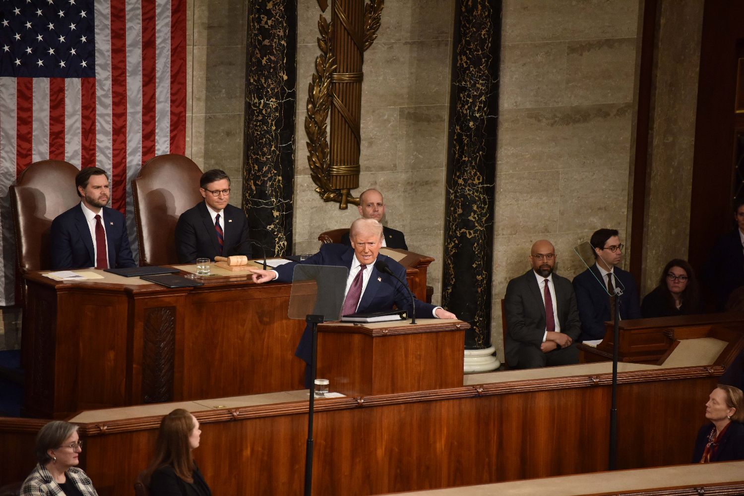 特朗普国会演讲90分钟要点来了！