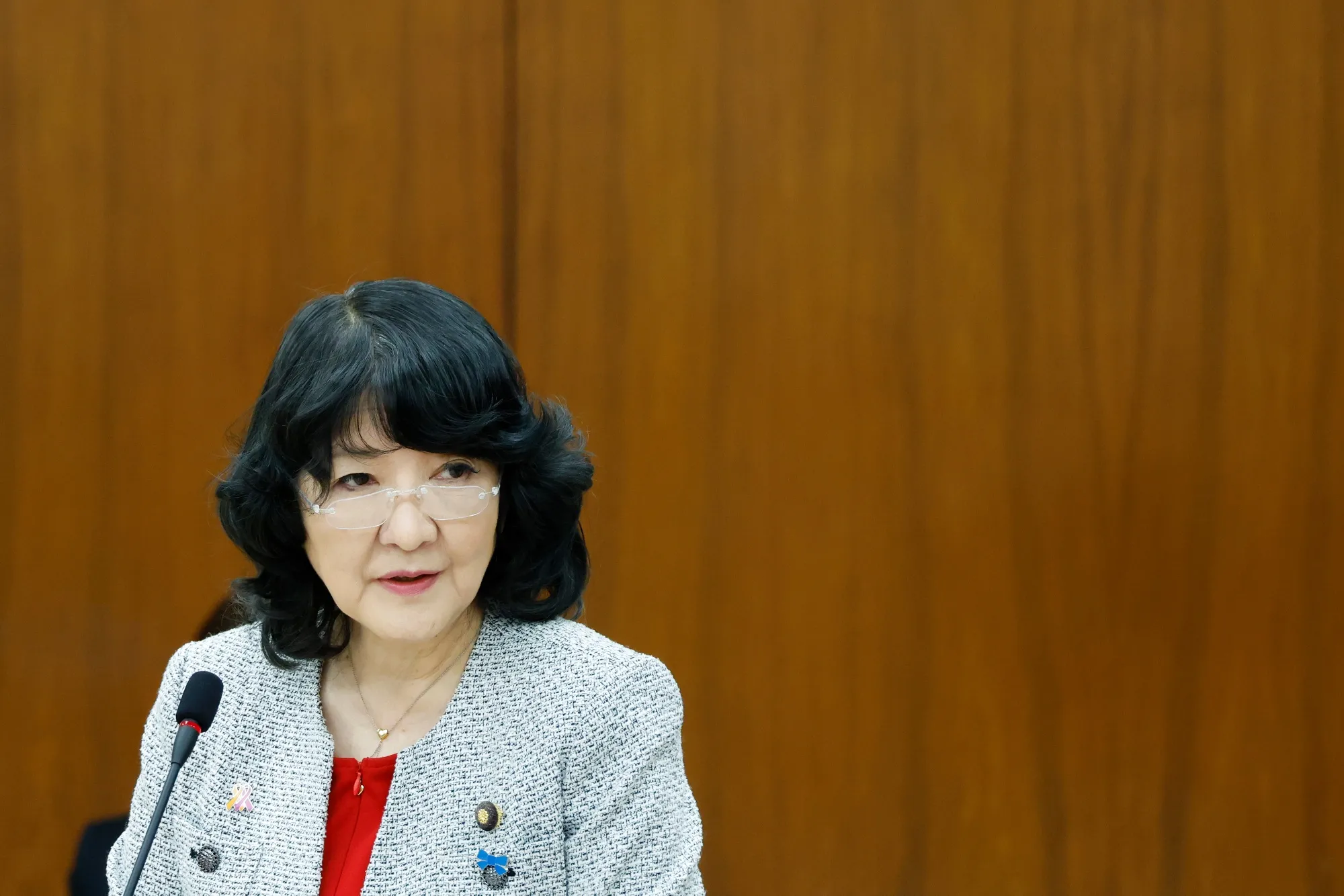 加息后日元急速贬值，日本财务大臣发声